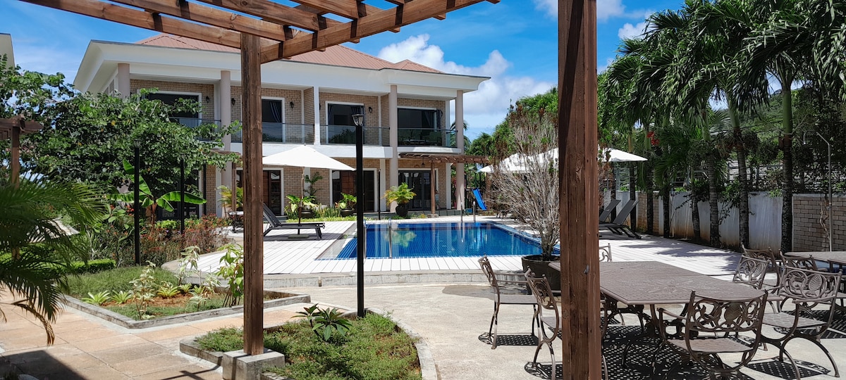 Deluxe villa/En-suite/View/Pool/Beach near/WI-FI
