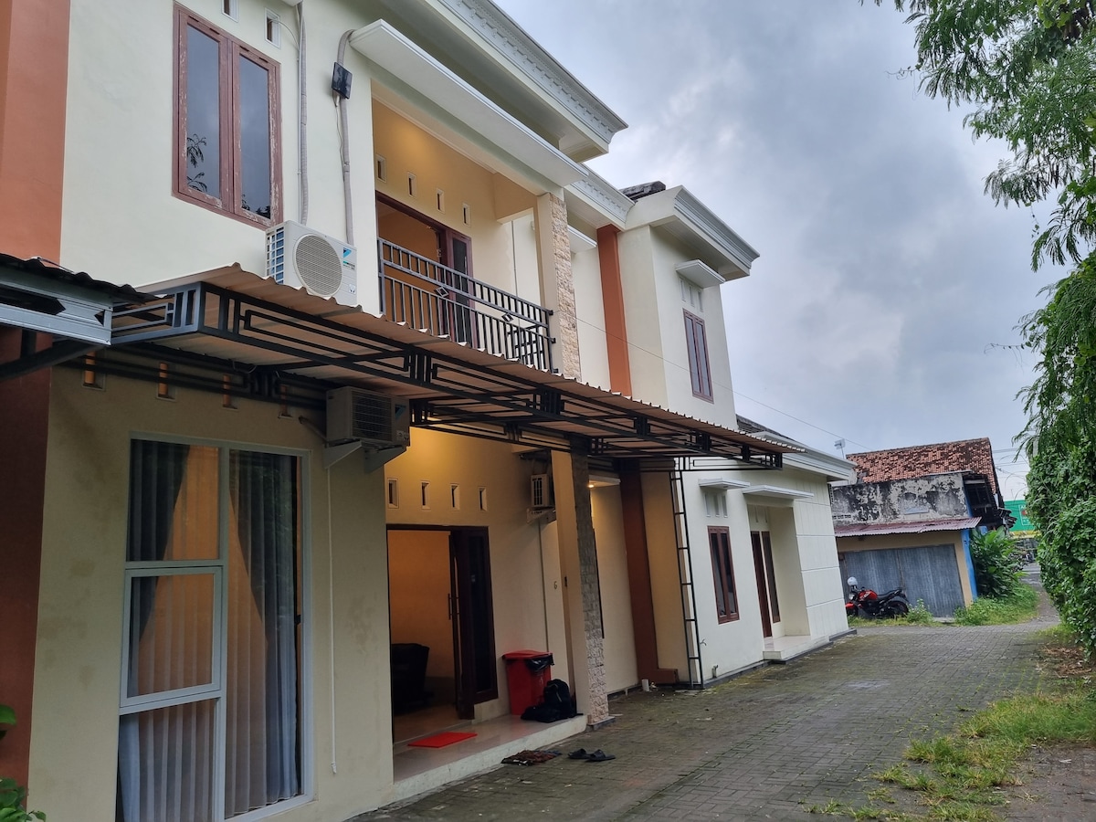 D'Aurora Homestay Near Malioboro