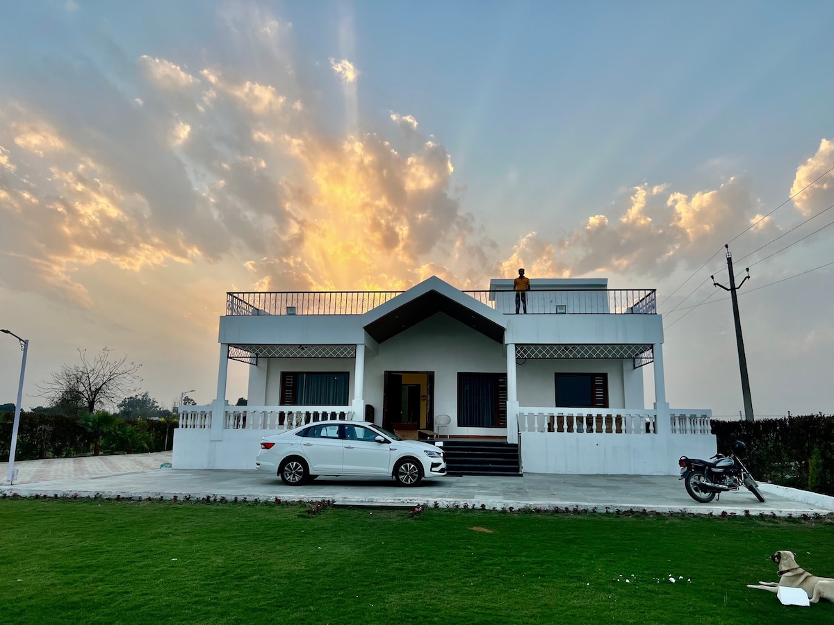 The Anant Farm. Luxury Stay