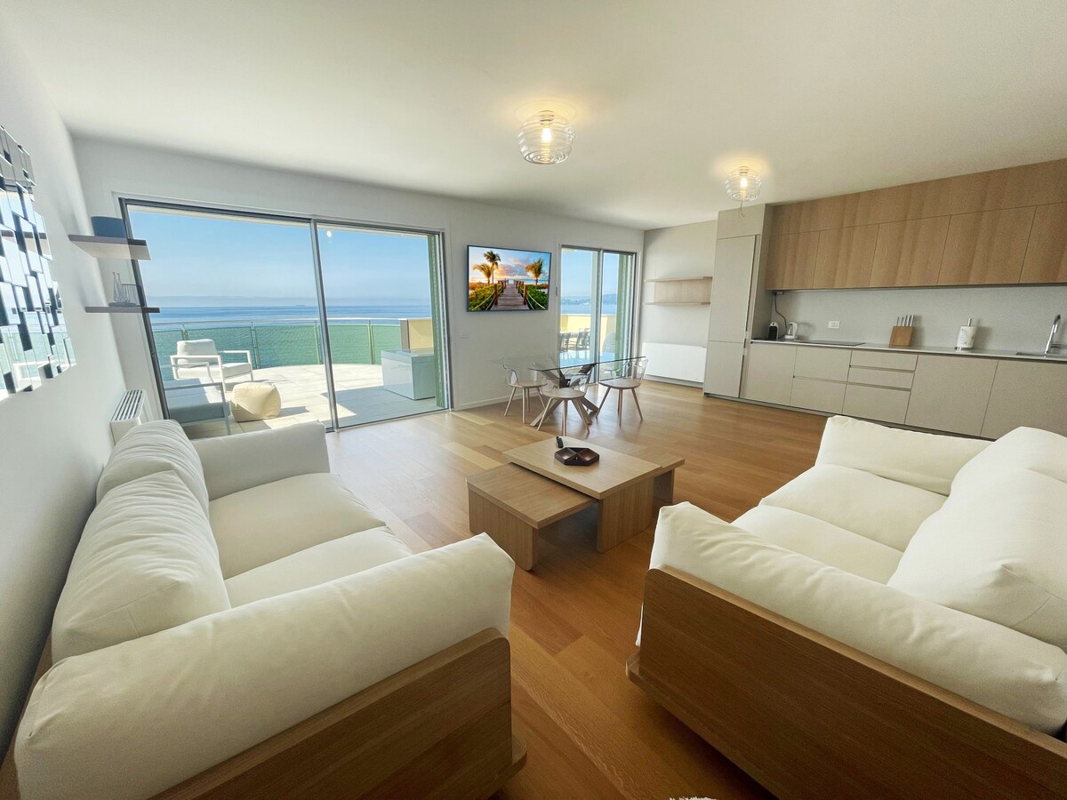 Wonderful Penthouse Seafront A2/A17