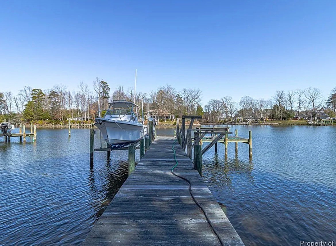 Water Front Oasis With Private Dock