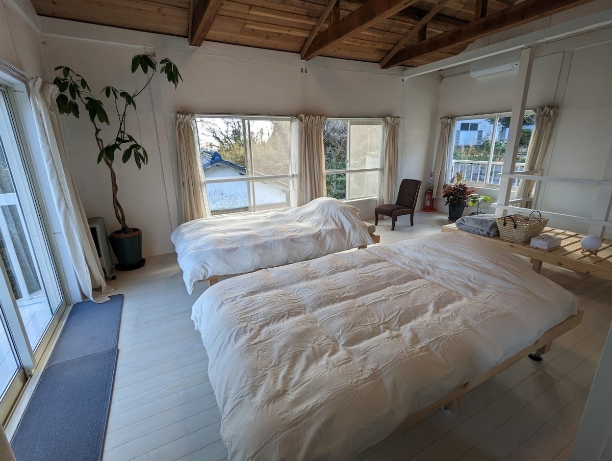 大人気の淡路島‼︎  海の見える高台にある一棟貸切の家でのんびり癒し時間を。【enone エノン】