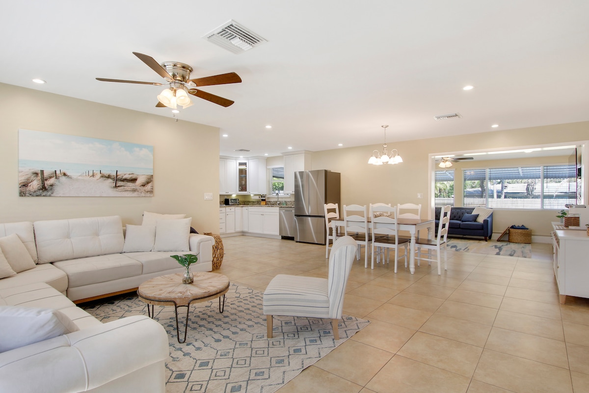 3 Bed, 2 Bath - North Palm Beach!