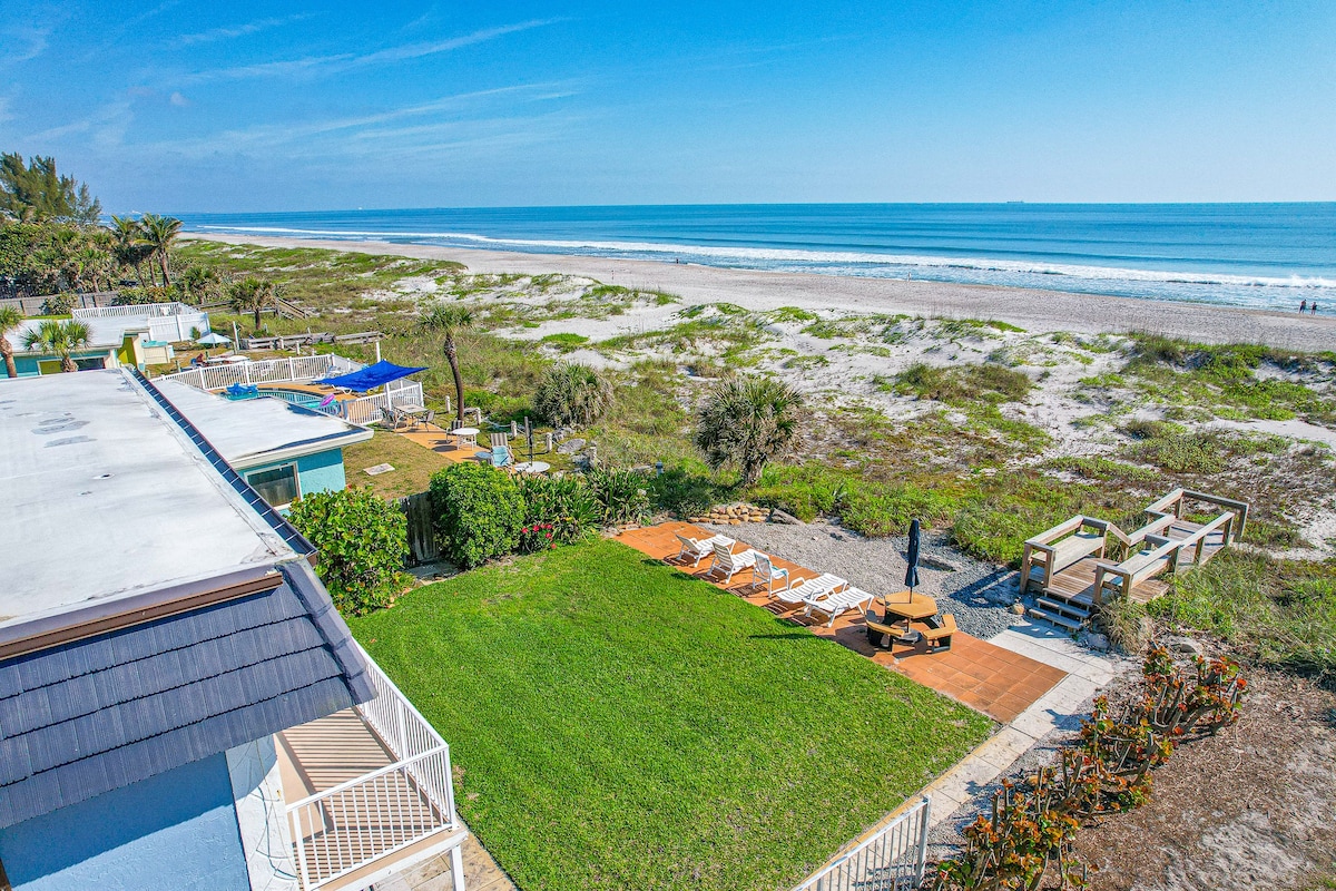 Oceanfront w/ Private Beach/ Backyard/Rocket Views