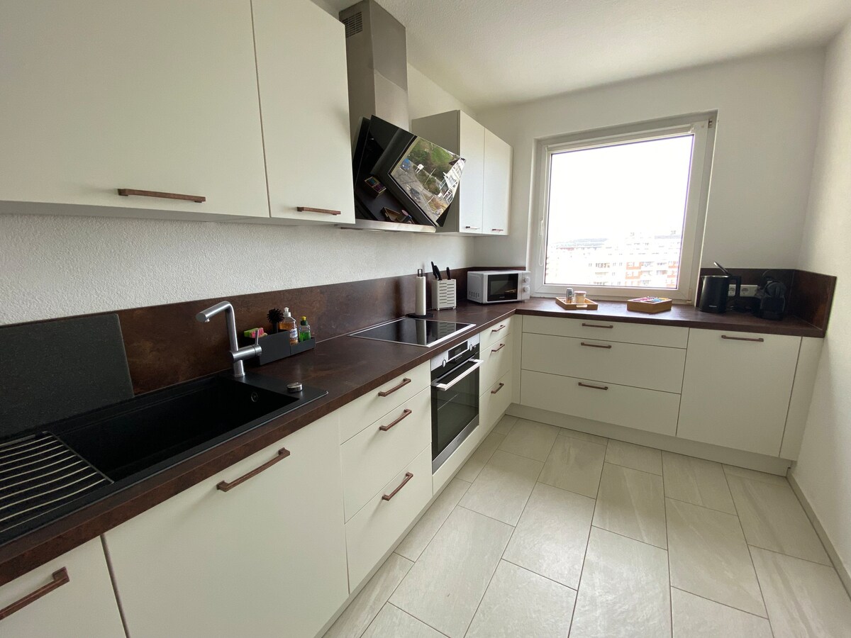 Suite4Me | Kitchen | Balcony | 63m2 for 5 guests