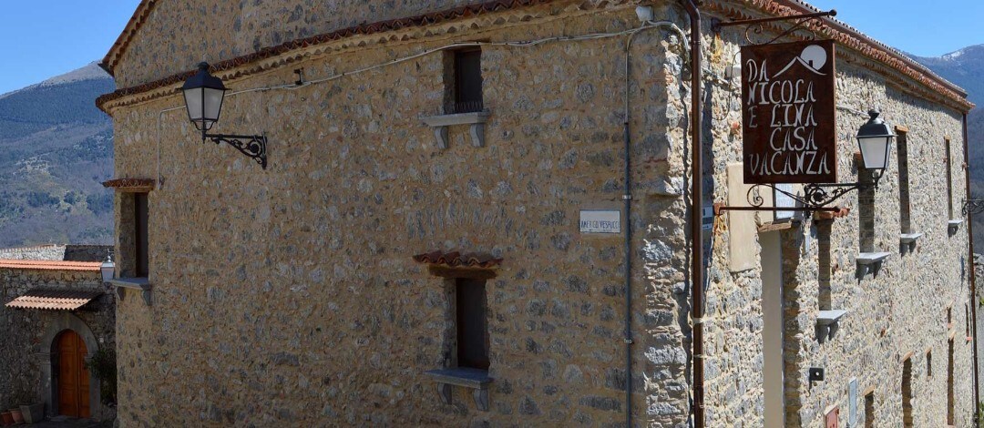 Dimora restaurata a Tortorella, Quadrupla