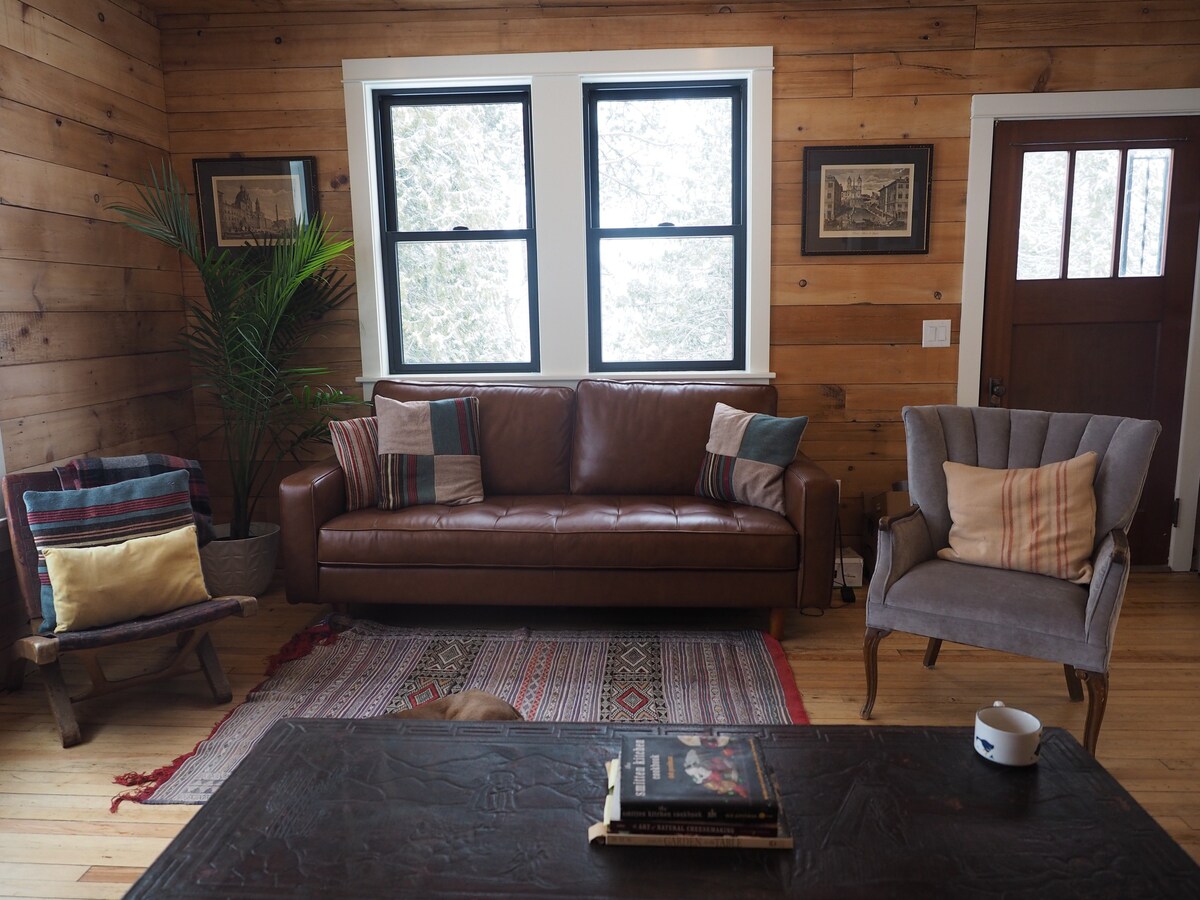 Jewelbox cabin in Cataldo