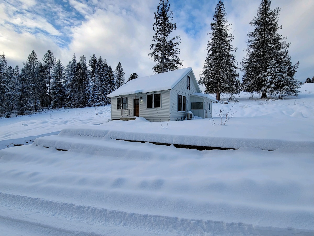 Jewelbox cabin in Cataldo