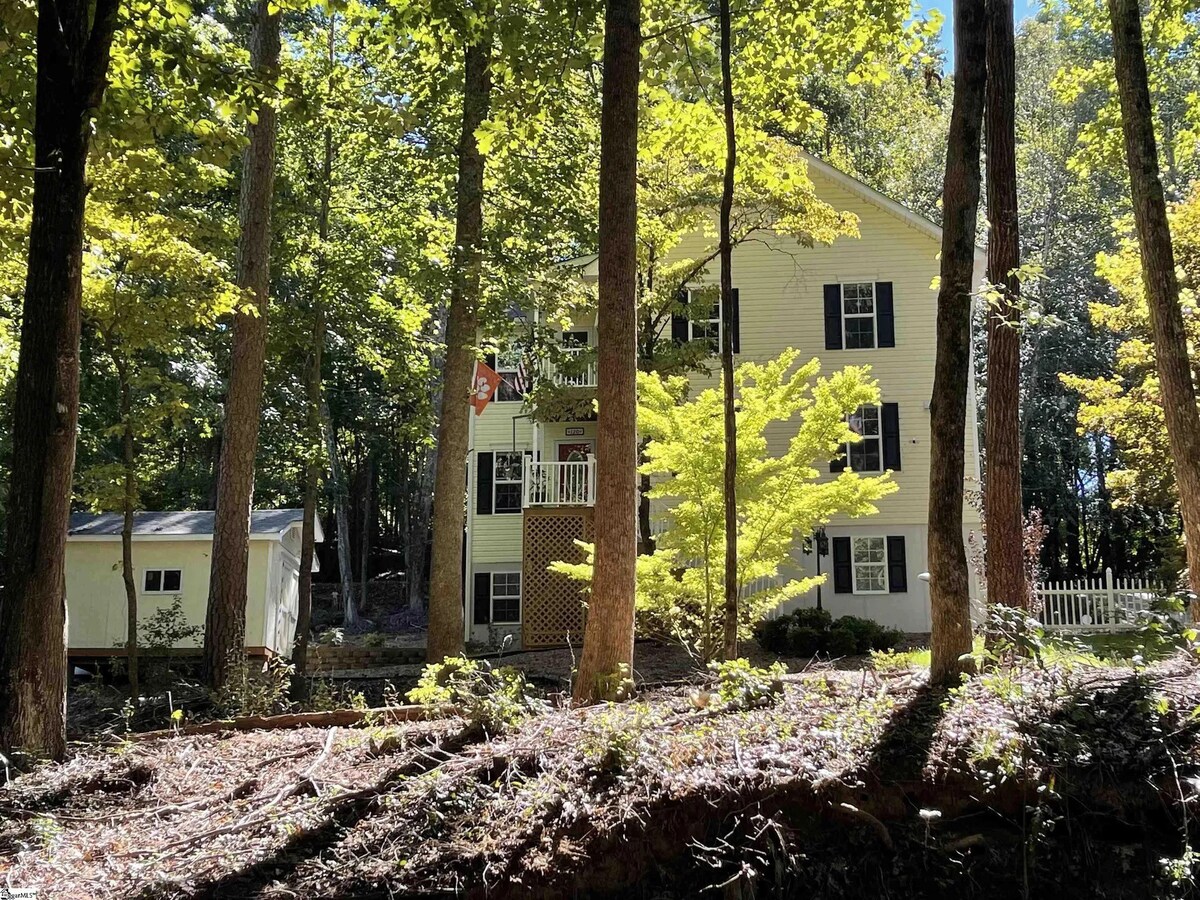 Quiet Lake Home 5 Min to Clemson