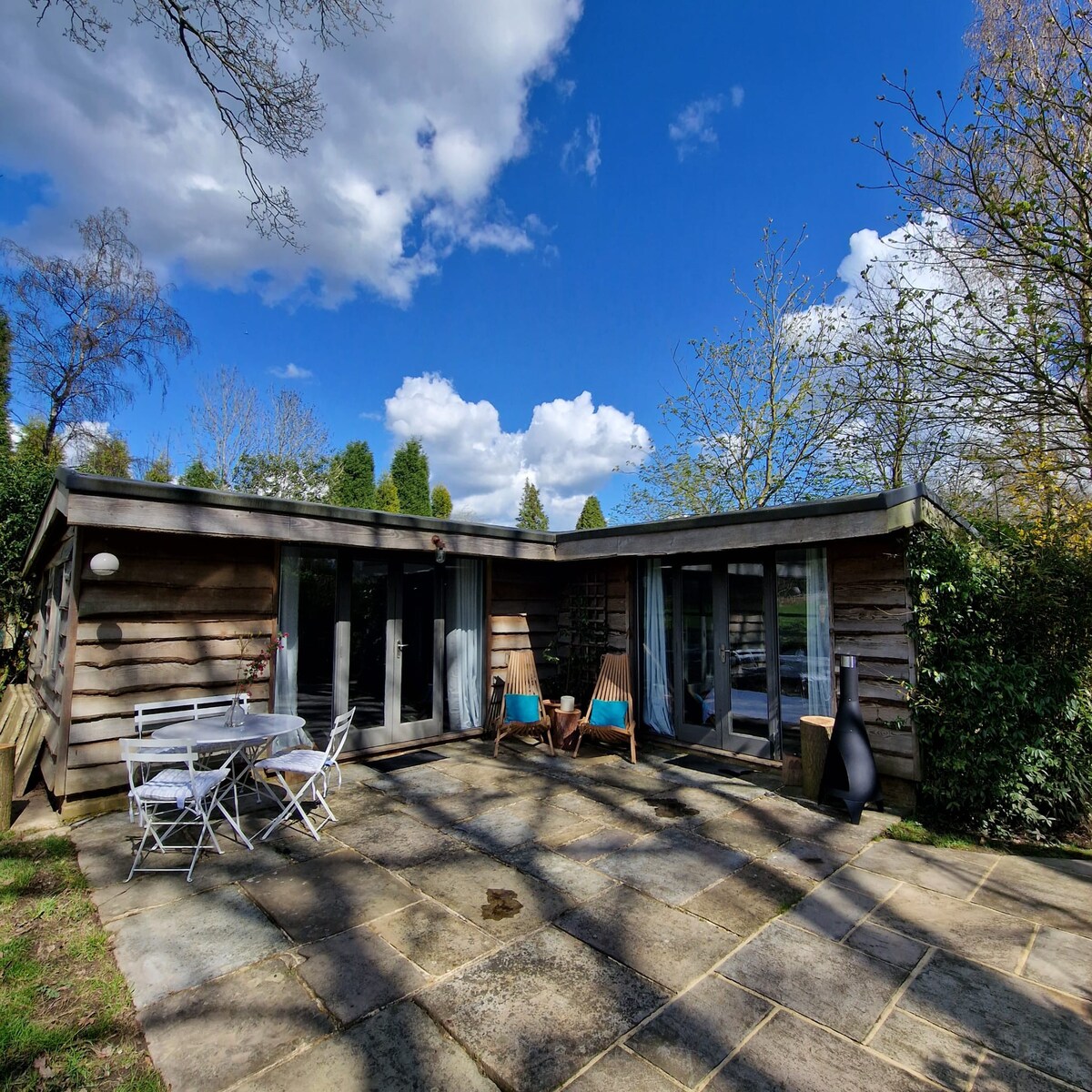 The Drey ，位于Surrey Hills AONB的漂亮小木屋。