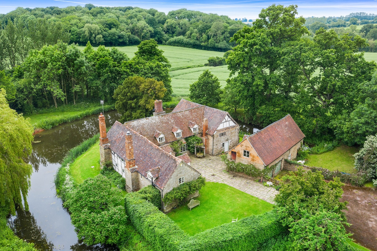 Seed Farm Moated Country House