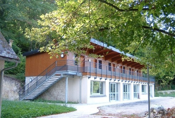 Chambre 2 lits dans gîte de groupe-Chambre 1