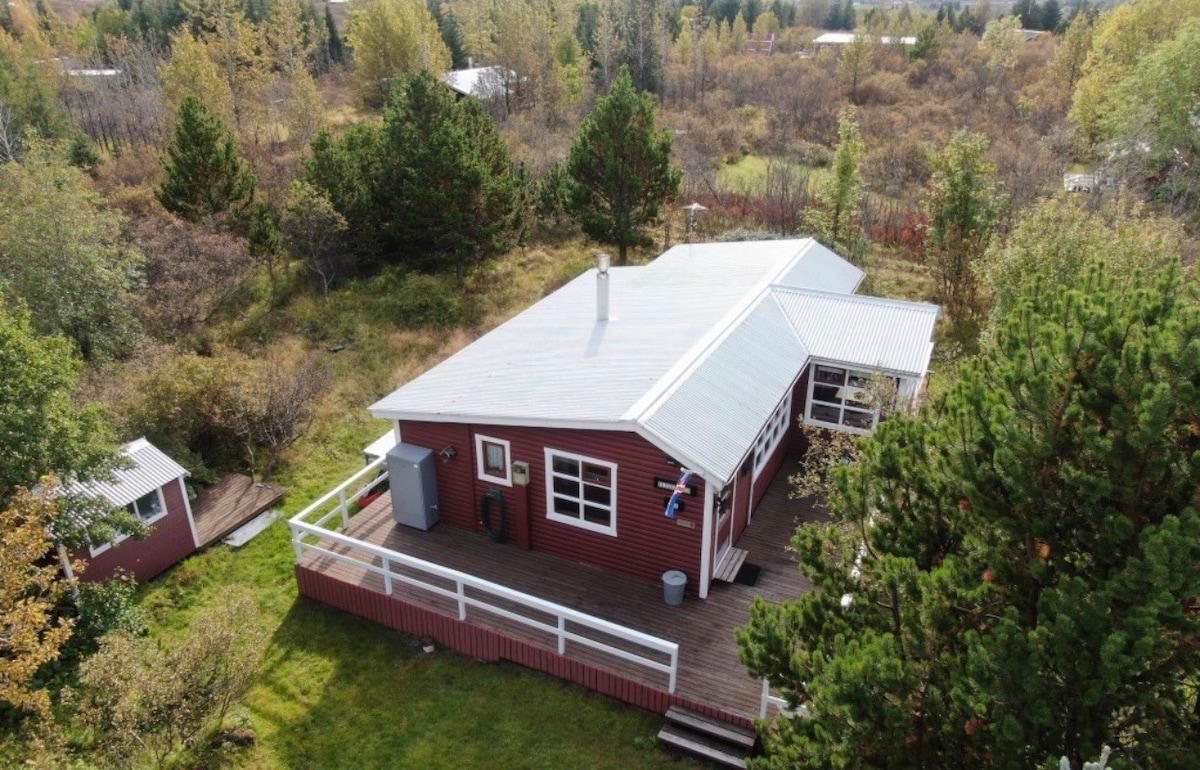 Red Riding Hood Cabin on the Golden Circle