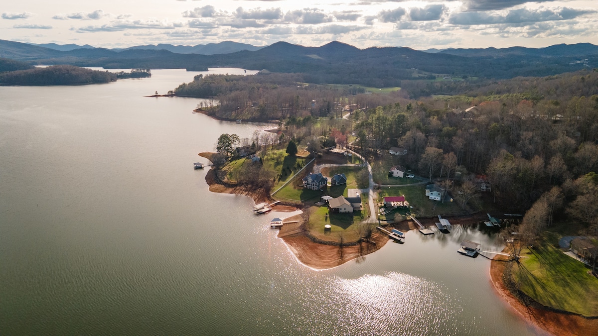 Panoramic lake- view , lake access. Mountain View