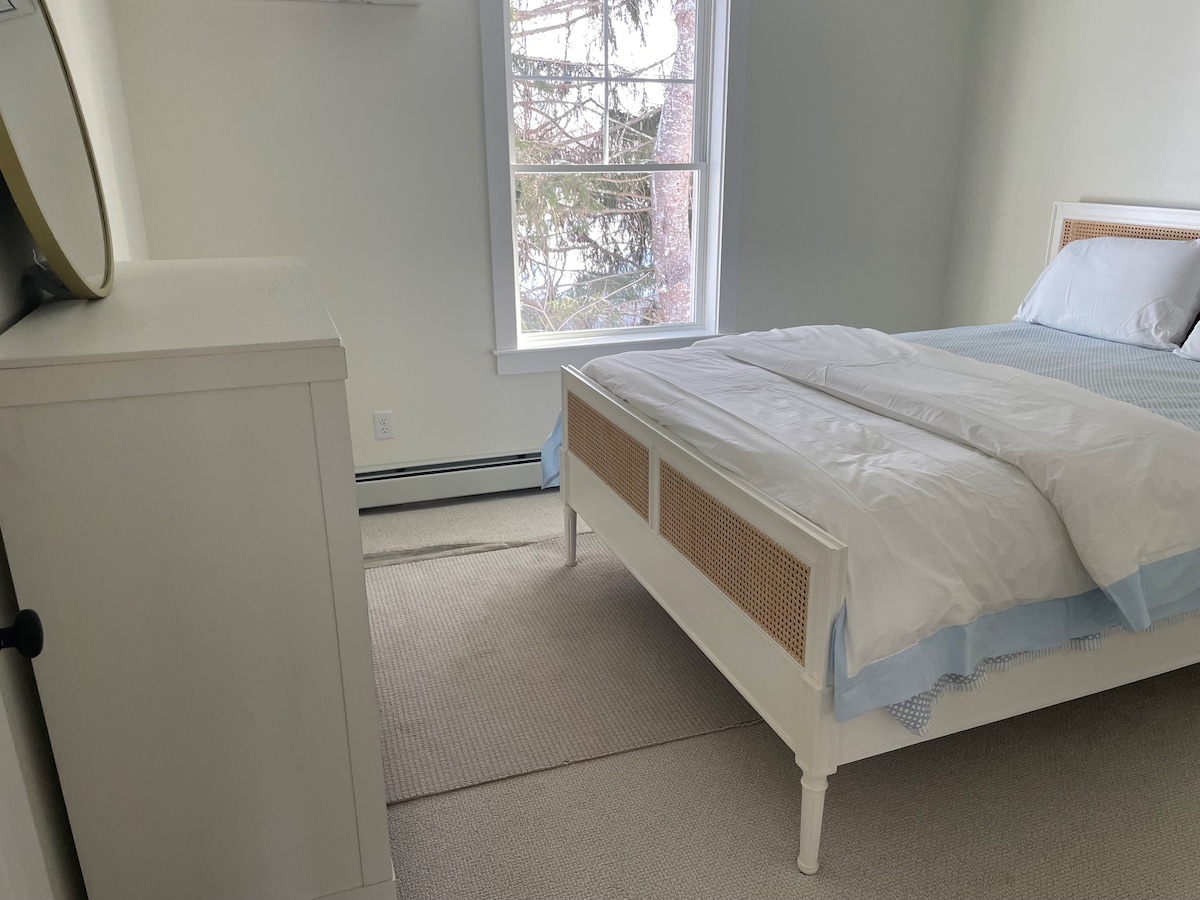 New Kennebunk home for weekly rental