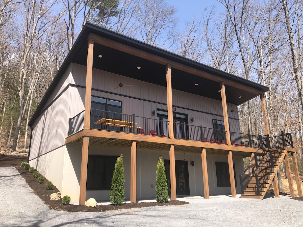 Mod Mountain Hideaway near Bedford Springs Hotel