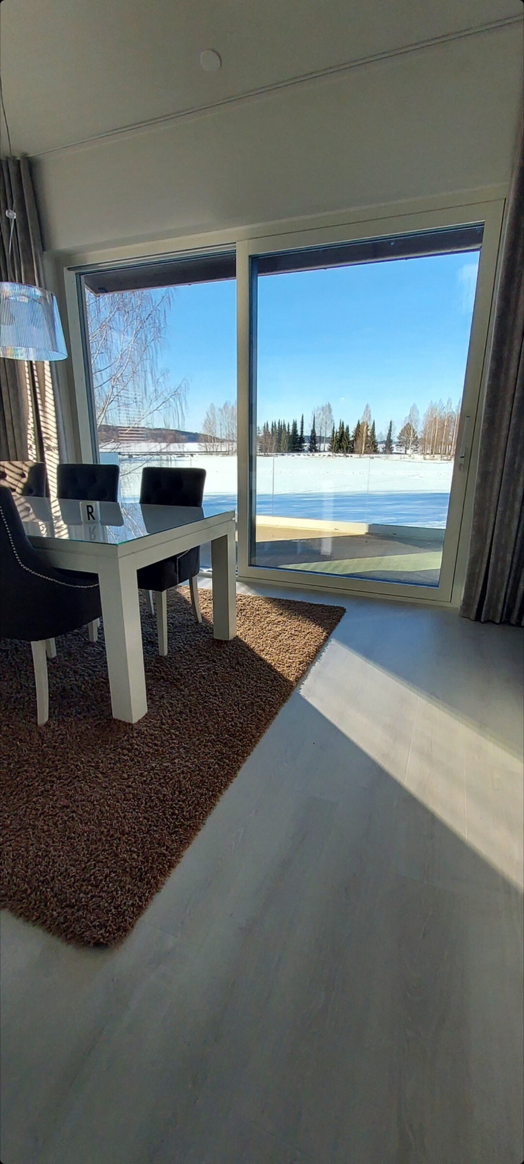 Vesijärvi湖畔的华丽公寓