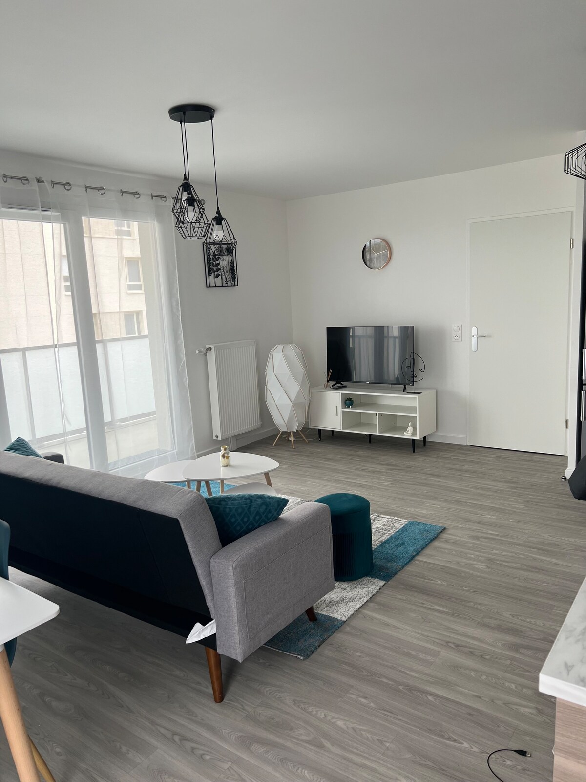 Spacious, comfortable, modern 3-rooms