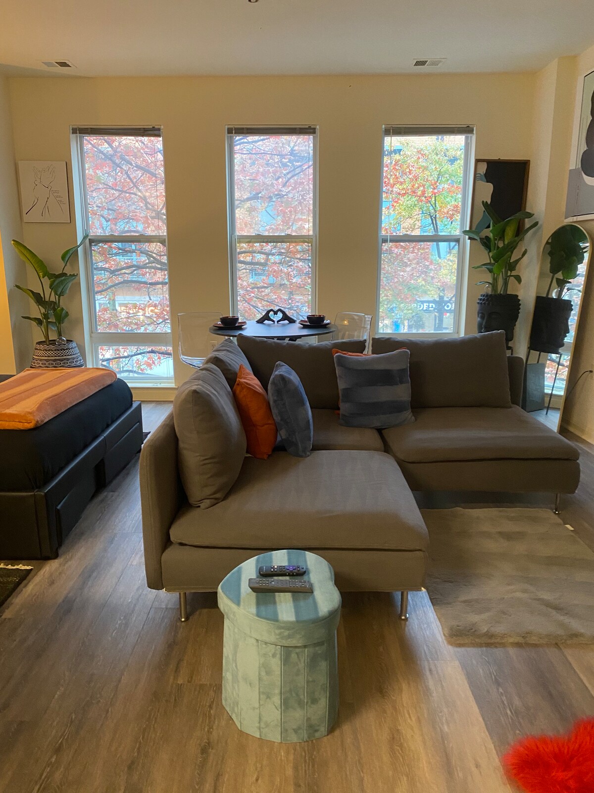 (Great Location) Intimate Condo mins from WashDC