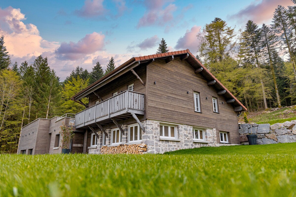 Chalet Home des bois, nature, piscine, sauna