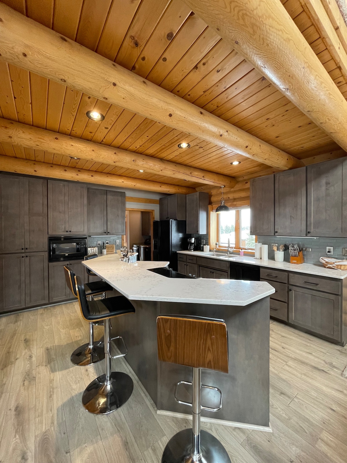Log-Style Montana Home
