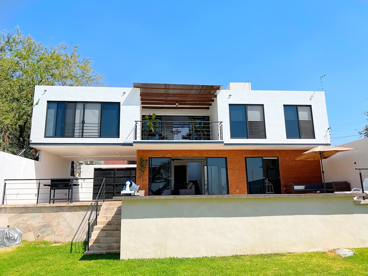 Residencia nueva en Oaxtepec “Casa Áurea”