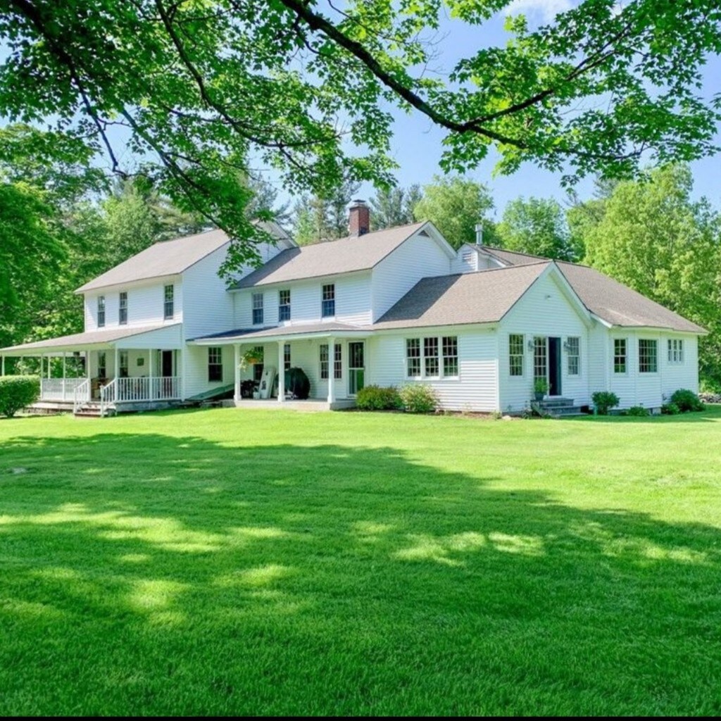 Classic New England Farmhouse