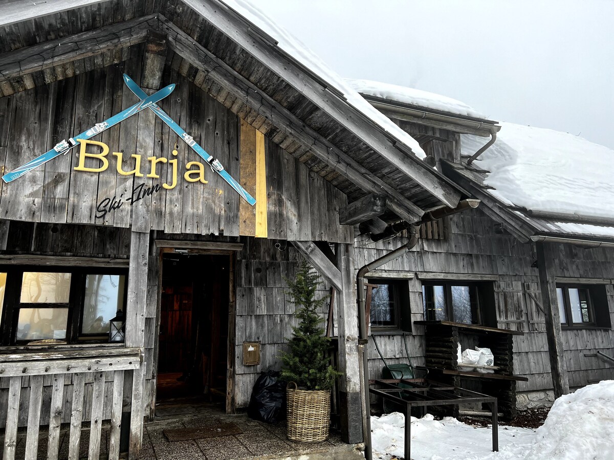 Double room in Chalet Burja @Vogel Ski Resort