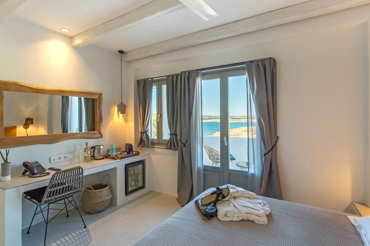 Paros Cape Suites - Superior Suite  with Sea View