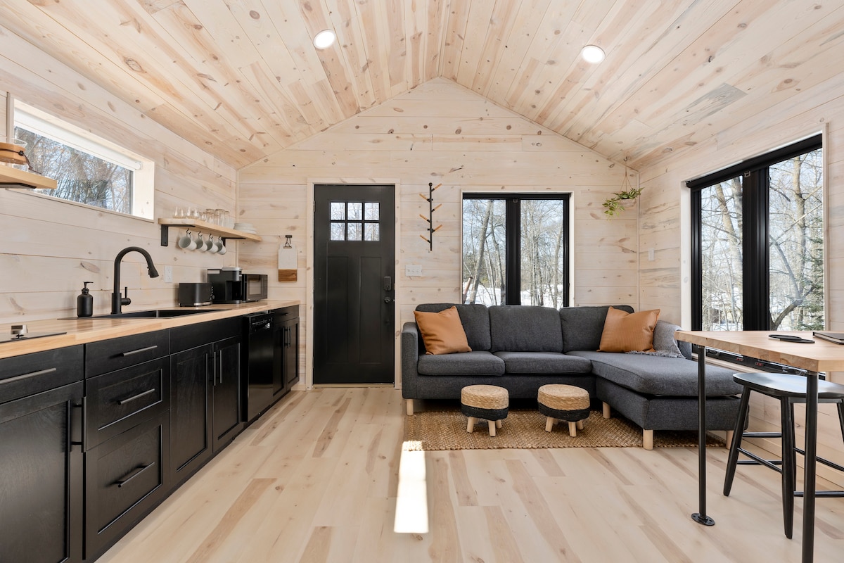 *Tiny House Luxury Getaway: Solo Stove, Adventure*