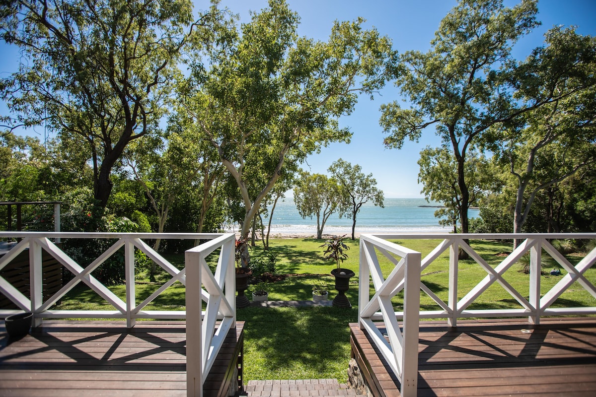 'Cottonwood Estate' - Unique beachfront property