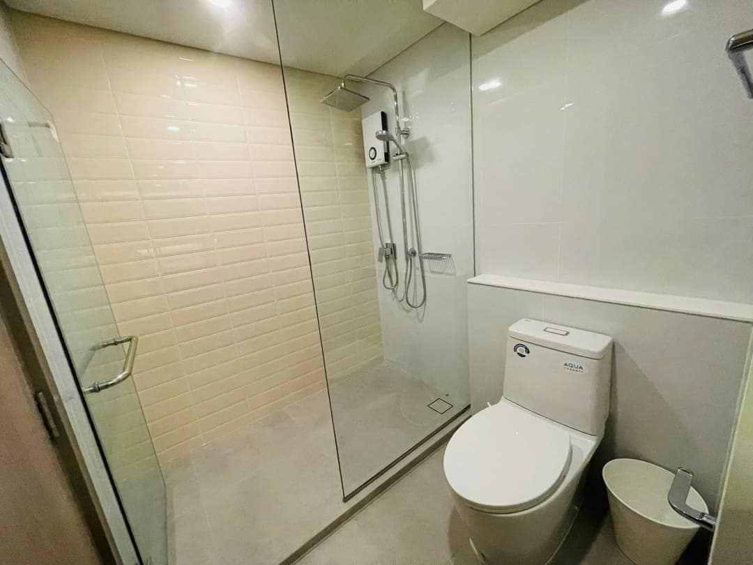 S4-Sukhumvit condo near BTS  250m  Sky Bar中文房东