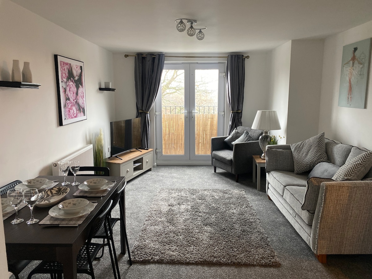 Lovely 2nd floor 2 bed flat sleeps 4