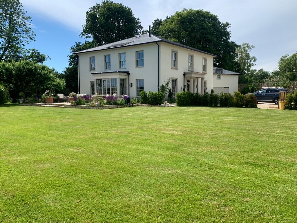 Luxury six bed country home