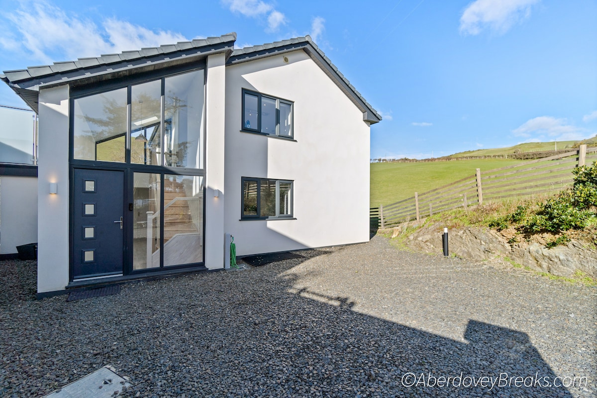 Ty Ni | Aberdovey | 4 Bedrooms | Sleeps 9