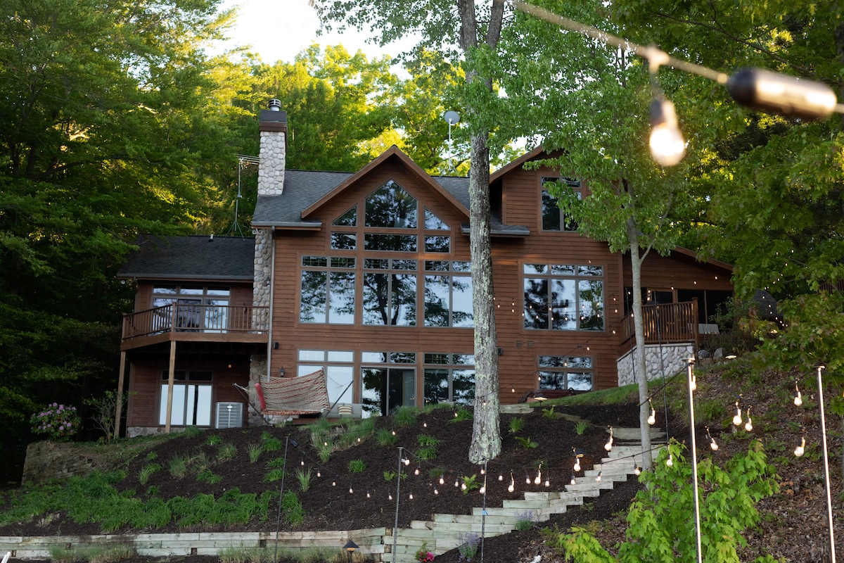 Michigan Lakefront Cabin, Golfer's Paradise!