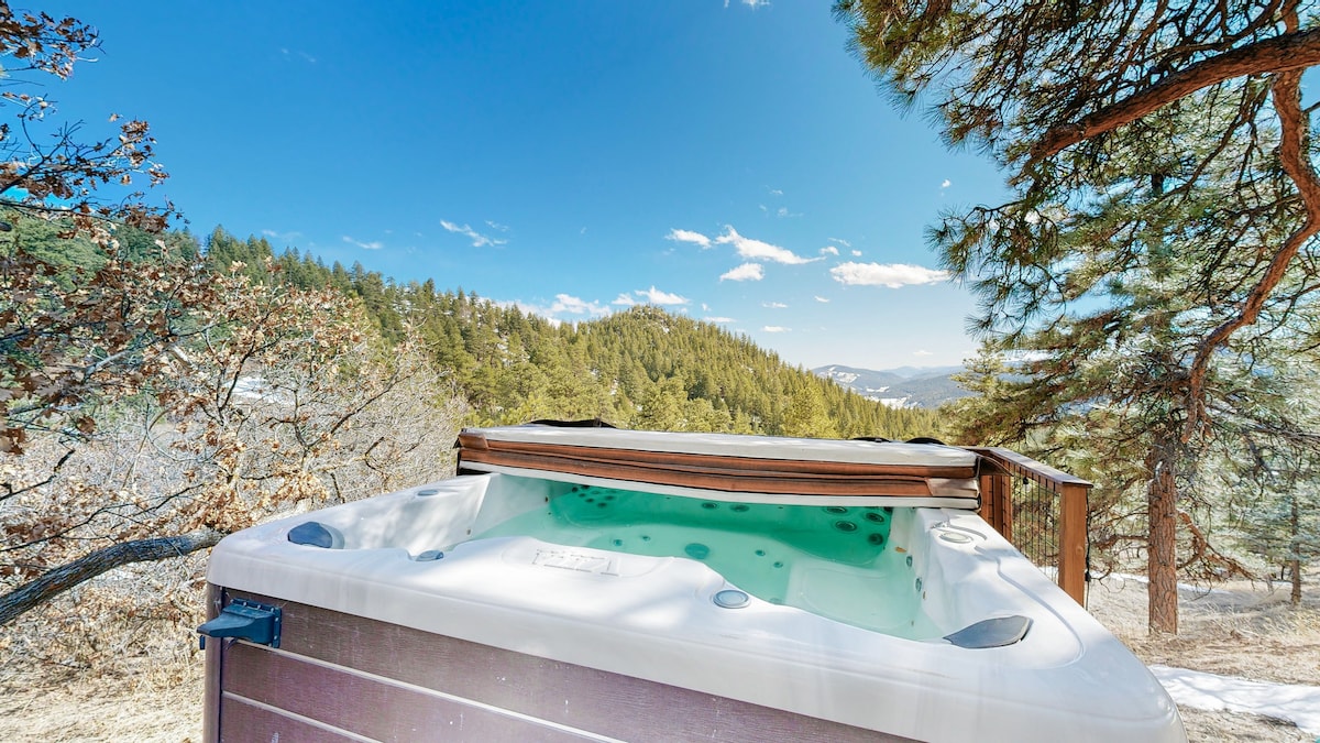 THE GOOD PLACE -Mountain Retreat w/ Pool & Hot Tub