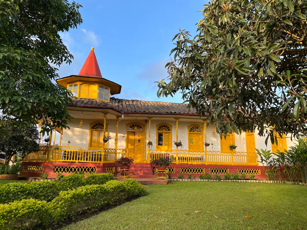 Republicana House & Colonial Jewel