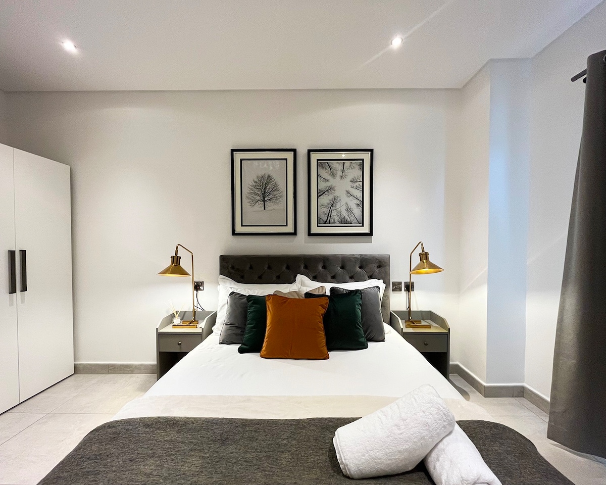 Luxury One-Bedroom Apt at The Signature, Accra