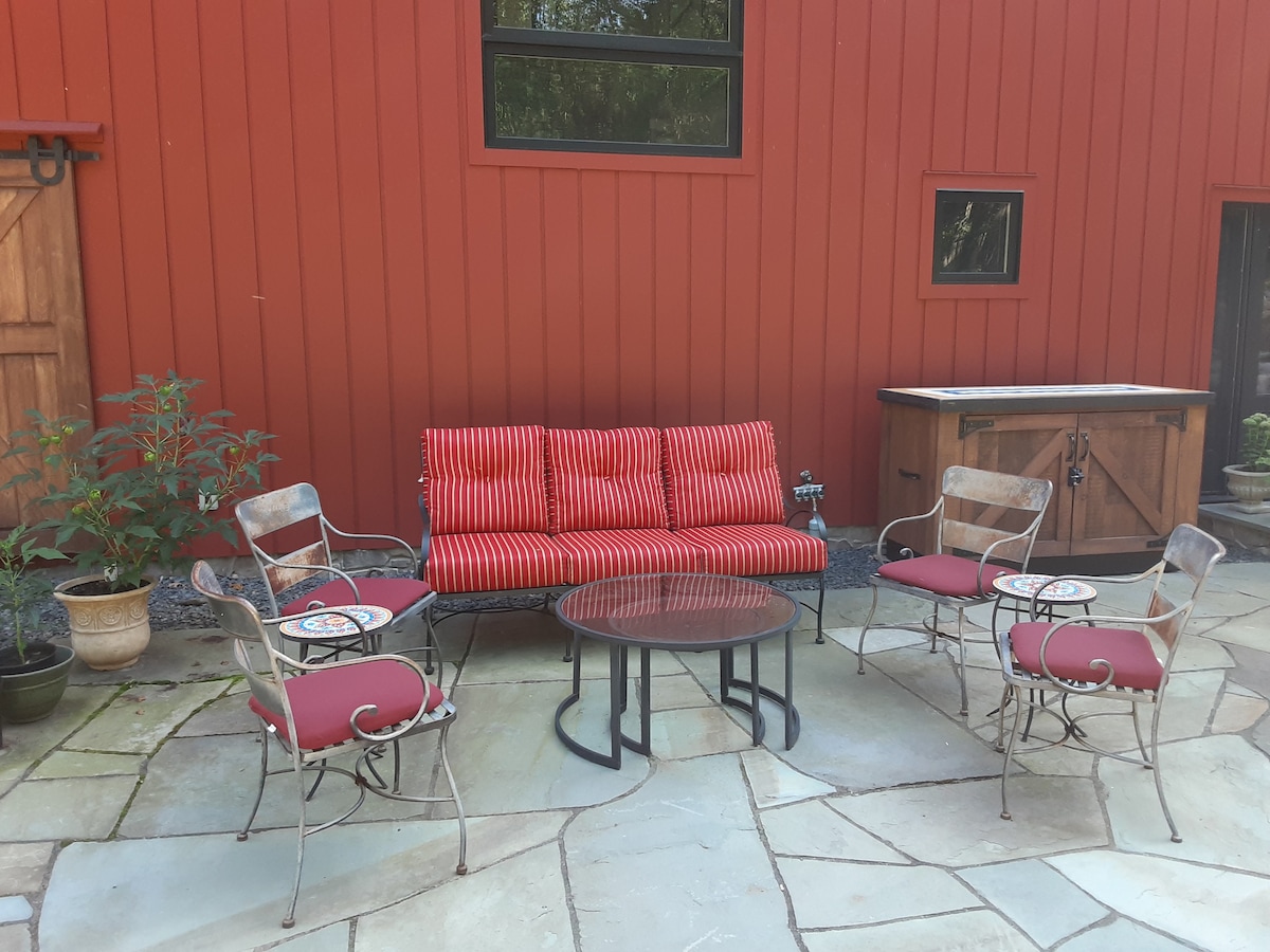 Carson Room at Gunks EcoLodge