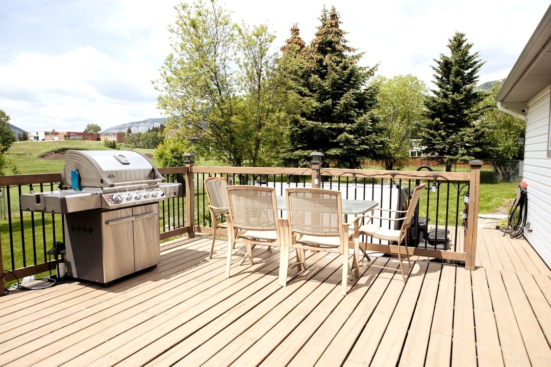 Family Friendly: Hot Tub, AC, Game Room, The View!