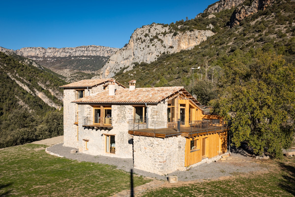 Sustainable and self-sufficient farmhouse