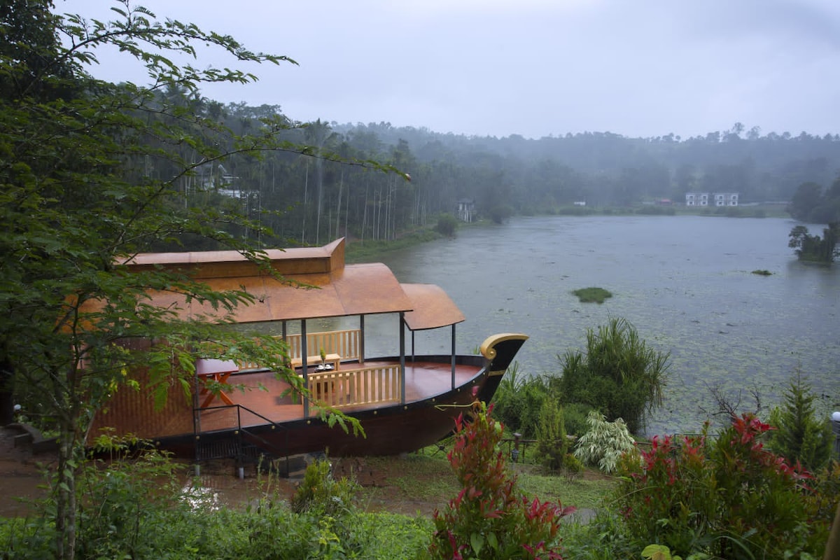 Amazing 8bh cottages Wayanad