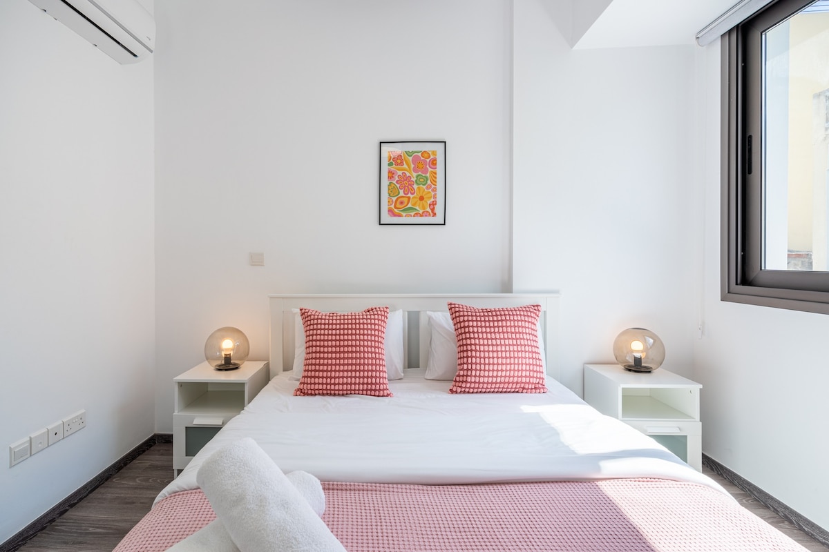 Crystal 2-Bedroom Apartment in Larnaca