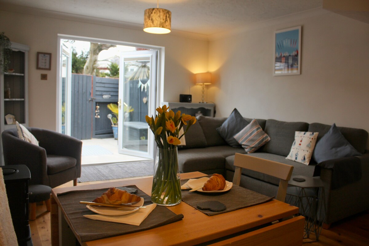 Homely Seaside Stay in Babbacombe