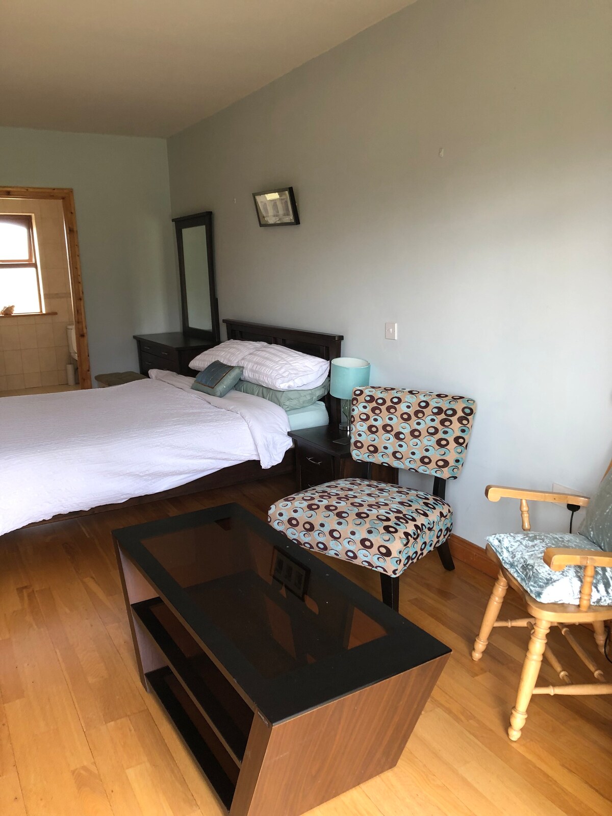 Self contained guest suite with parking