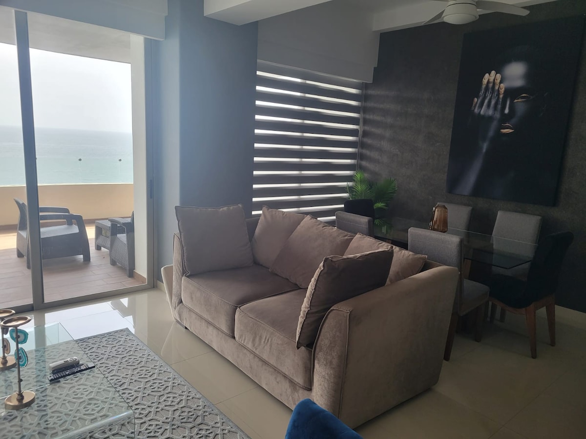 Beachfront Luxury Condo - 2Bedrooms in Golden Zone
