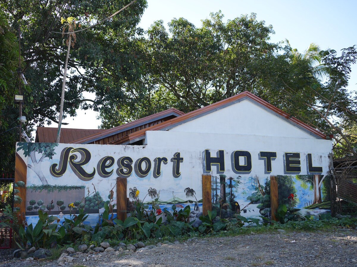 Fil-Can Resort Hotel