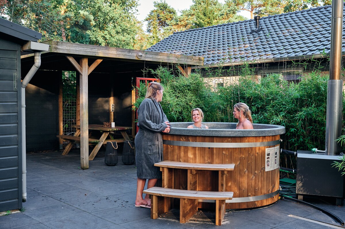 ZEN-bungalow no 6 met sauna en hottub