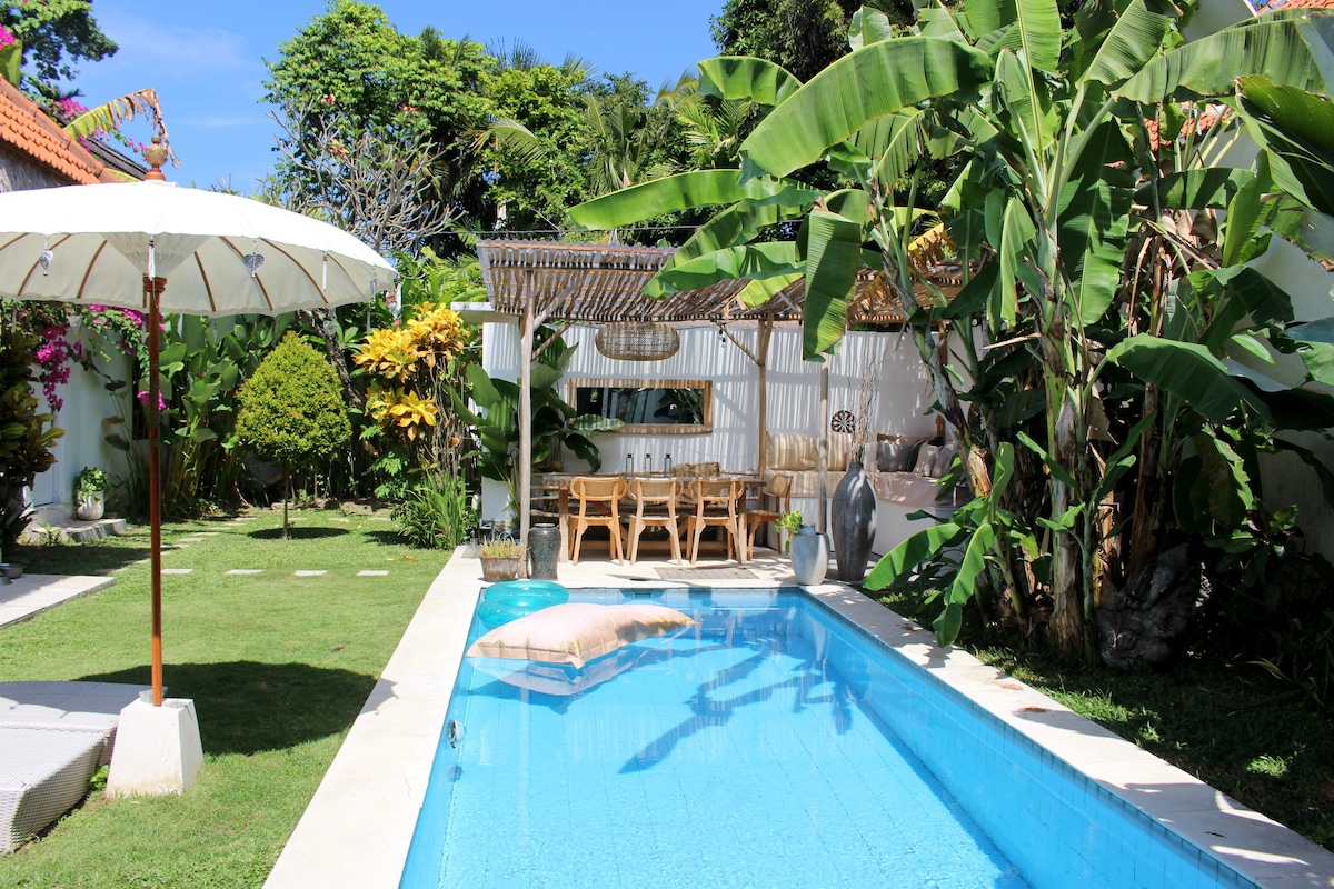 Luxury tropical villa - Spacious with pool and gym